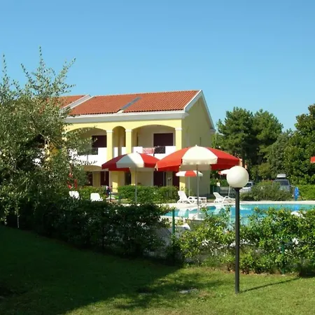Apartment Wide For A Large Group In Bibione