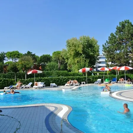 Apartment Wide For A Large Group In Bibione
